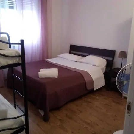 Camera Grande Rosa Quarto em Acomodações Particulares Pisa